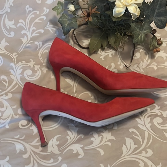 Manolo Blahnik BB 70 Bright Red Suede pointed toe Pumps mismatched size - Picture 4 of 8